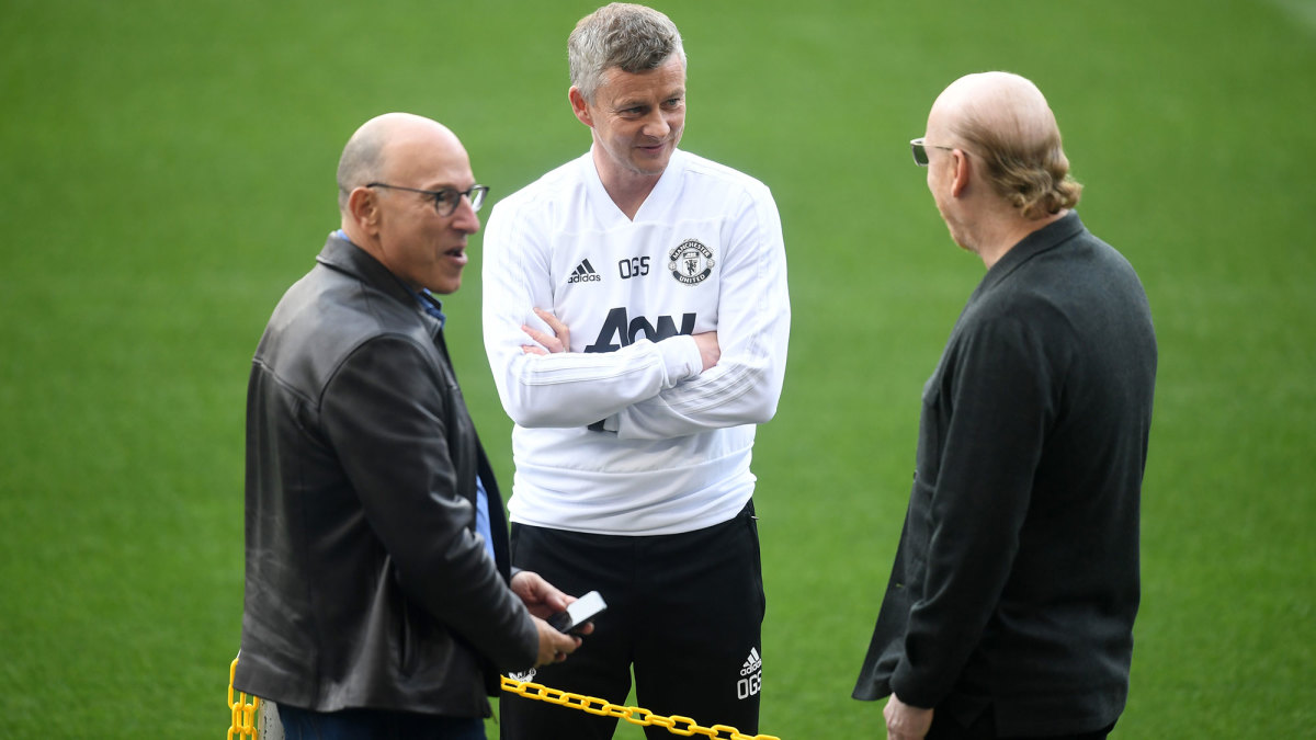 Manchester United manager Ole Gunnar Solskjaer and Joel and Avram Glazer