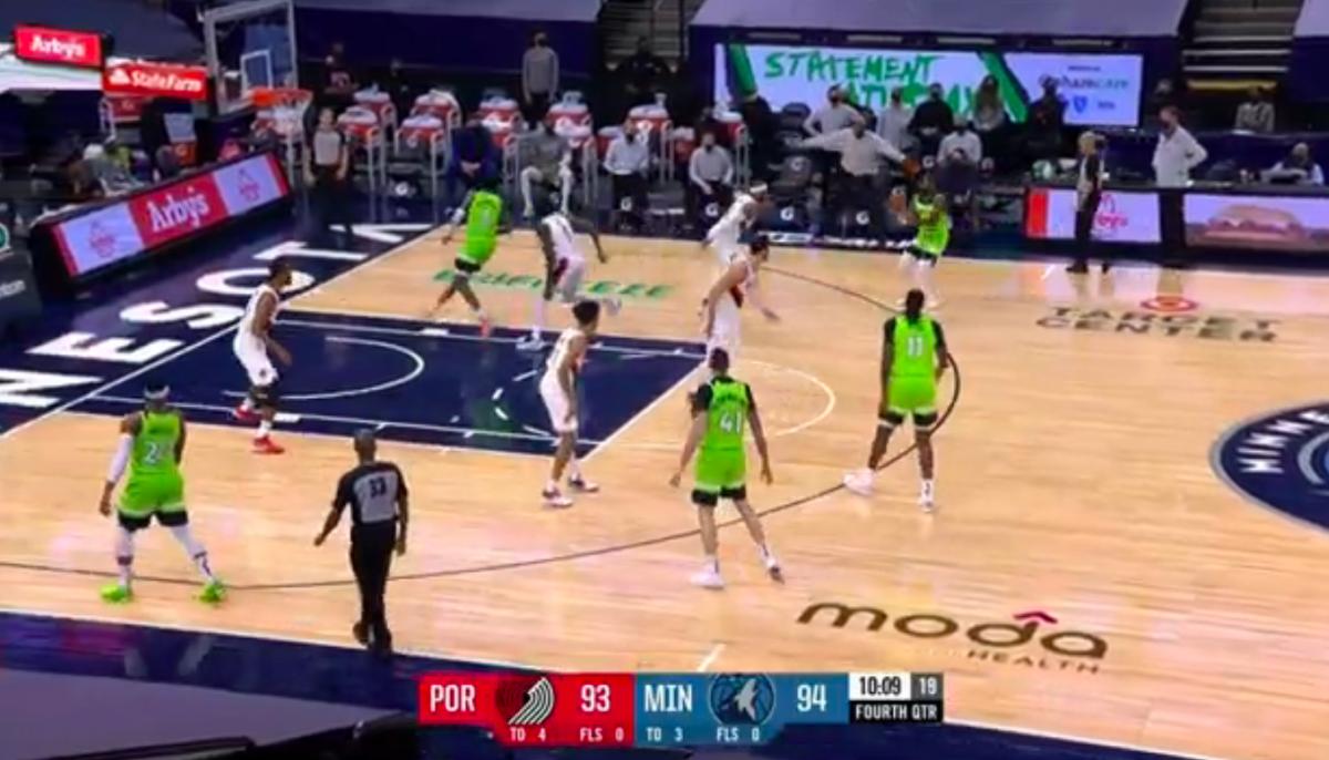 Jaylen Nowell went 7-of-8 from three in Minnesota's win on Thursday. This is how much space Carmelo Anthony gave him to shoot.