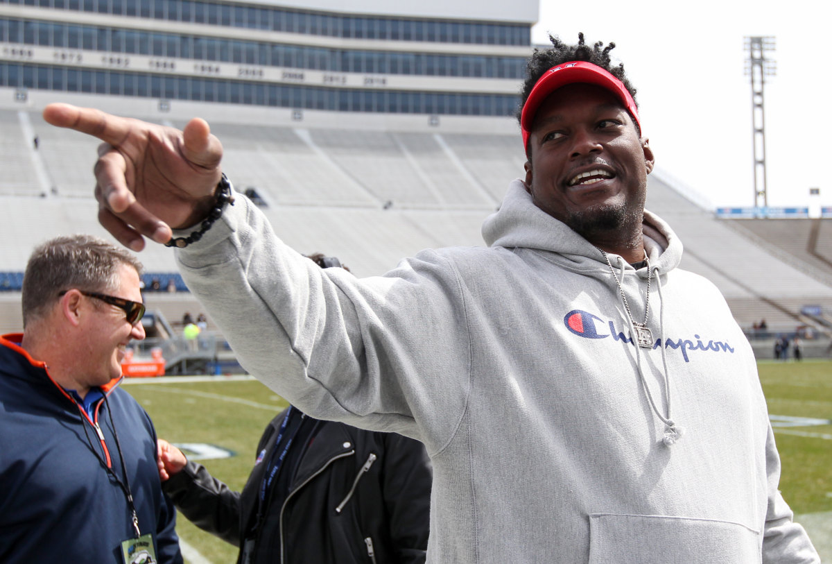 LaVar Arrington © Matthew O'Haren-USA TODAY Sports