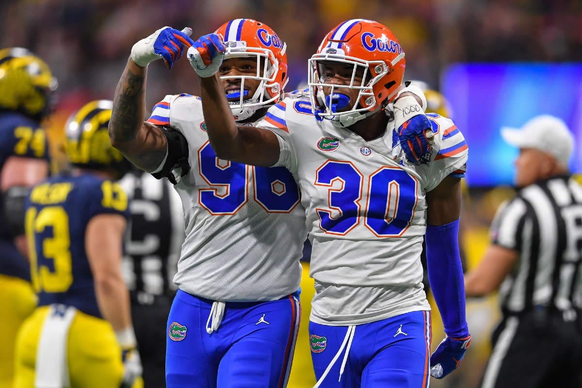 Florida LB Amari Burney (30) celebrates a sack in the 2018 Chick-fil-A Peach Bowl.