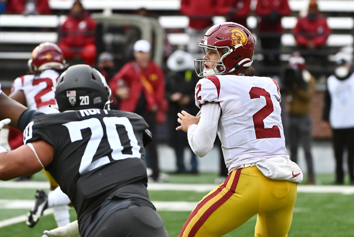 Jaxson Dart overcame early errors in his first live action to lead USC to a victory over Washington State. 