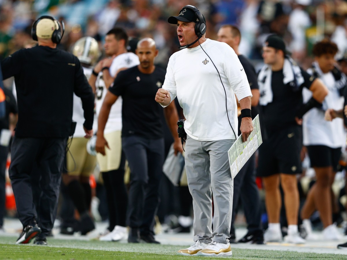 New Orleans Saints head coach Sean Payton directs his team against the Green Bay Packers. Mandatory Credit: Nathan Ray Seebeck-USA TODAY 