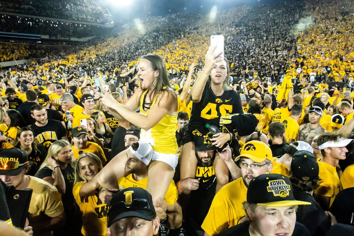IowaFansStormFieldPennState