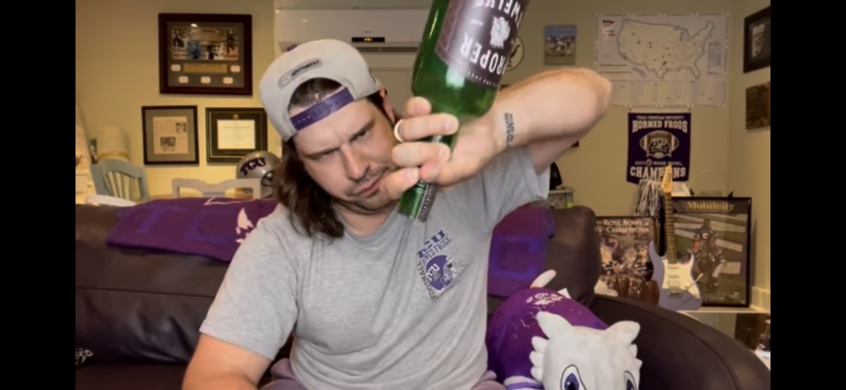 Clint OU 2021 Drinking Fan