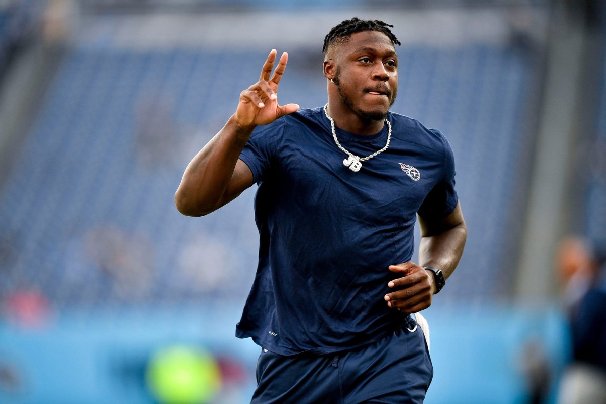 Brown,A.J.-PregameJog
