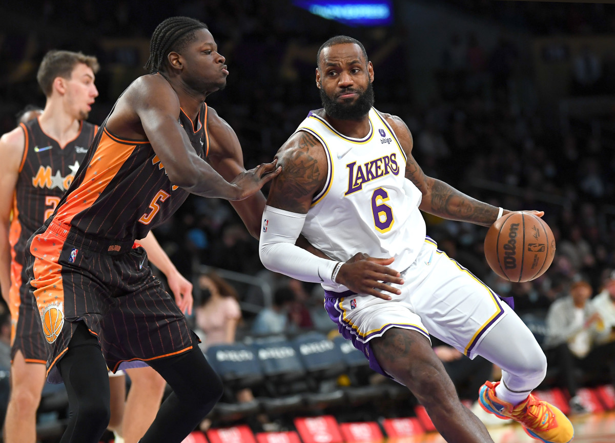 lebron james 12-12-21 usa today