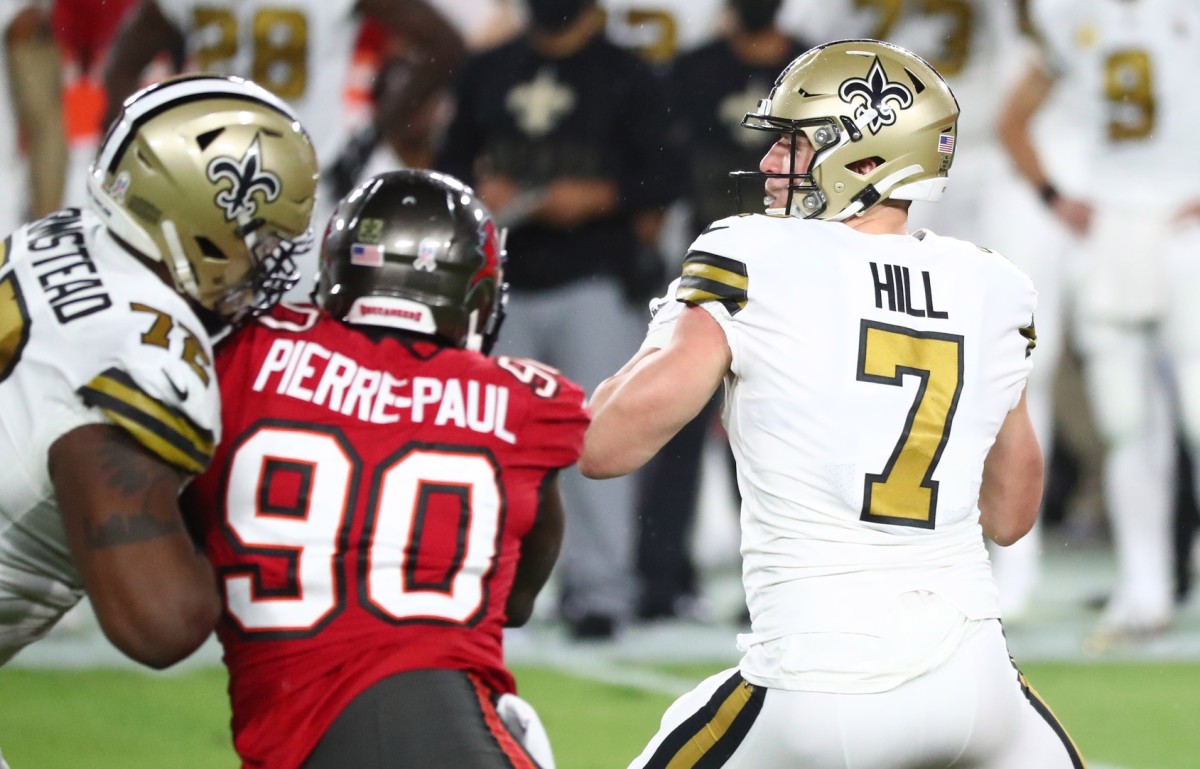 New Orleans Saints Taysom Hill (7) drops back to pass against the Tampa Bay Buccaneers. Mandatory Credit: Kim Klement-USA TODAY 