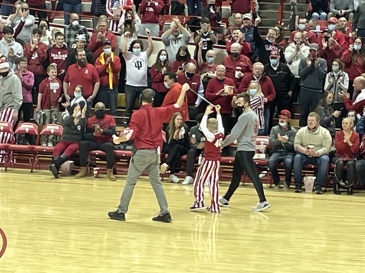 The kid made a $1,000 FullCourt putt!! 