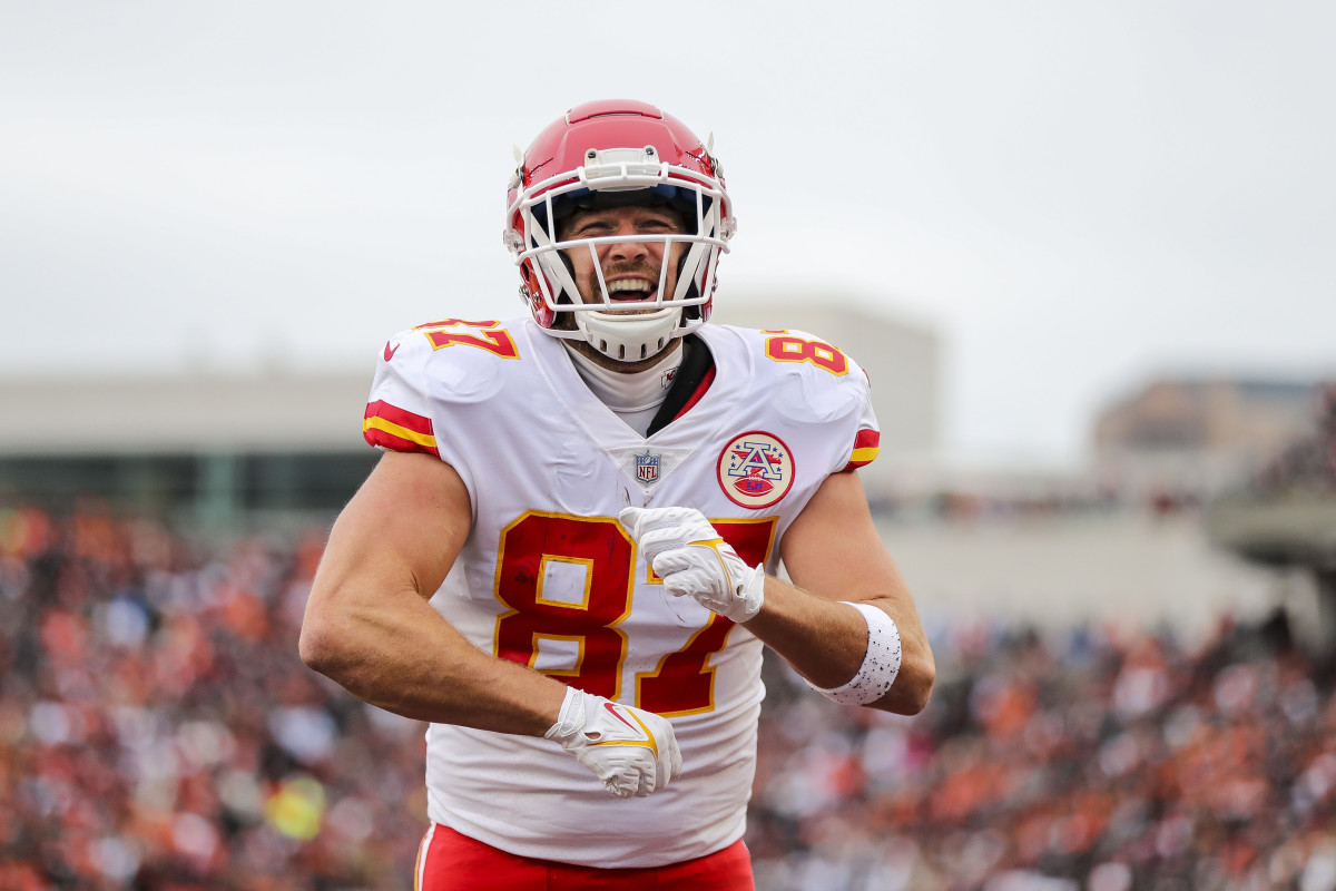 Jan 2, 2022; Cincinnati, Ohio, USA; Kansas City Chiefs tight end Travis Kelce (87) reacts after scoring a touchdown against the Cincinnati Bengals in the first half at Paul Brown Stadium. Mandatory Credit: Katie Stratman-USA TODAY Sports
