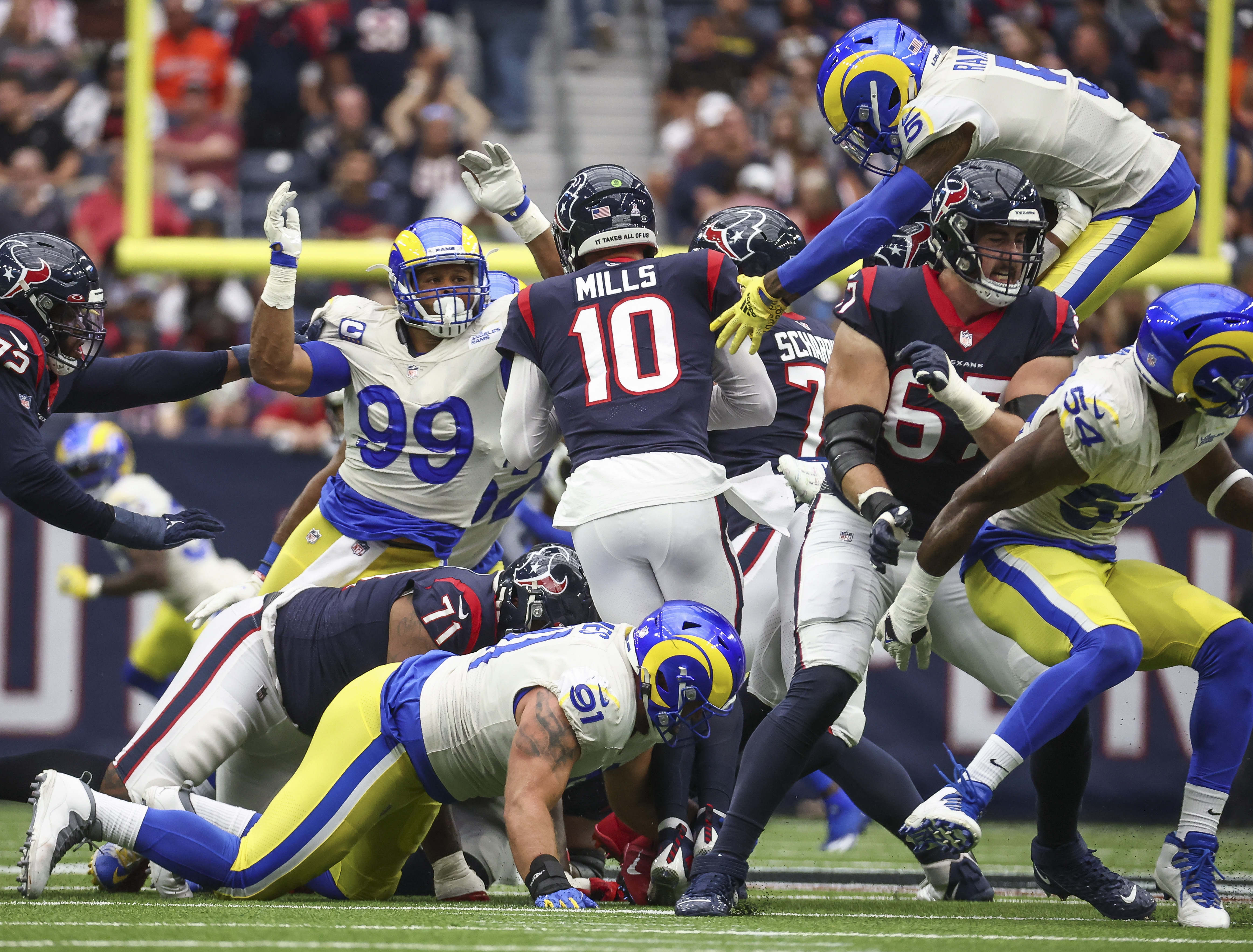 Aaron Donald, Davis Mills