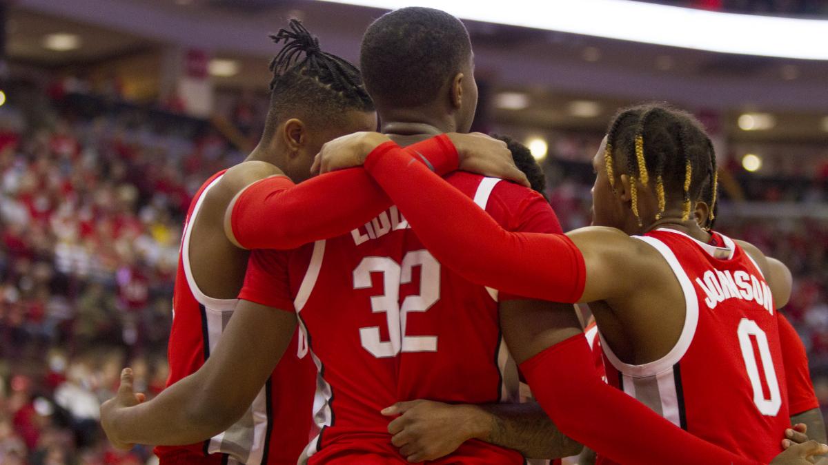 26. Team Huddle