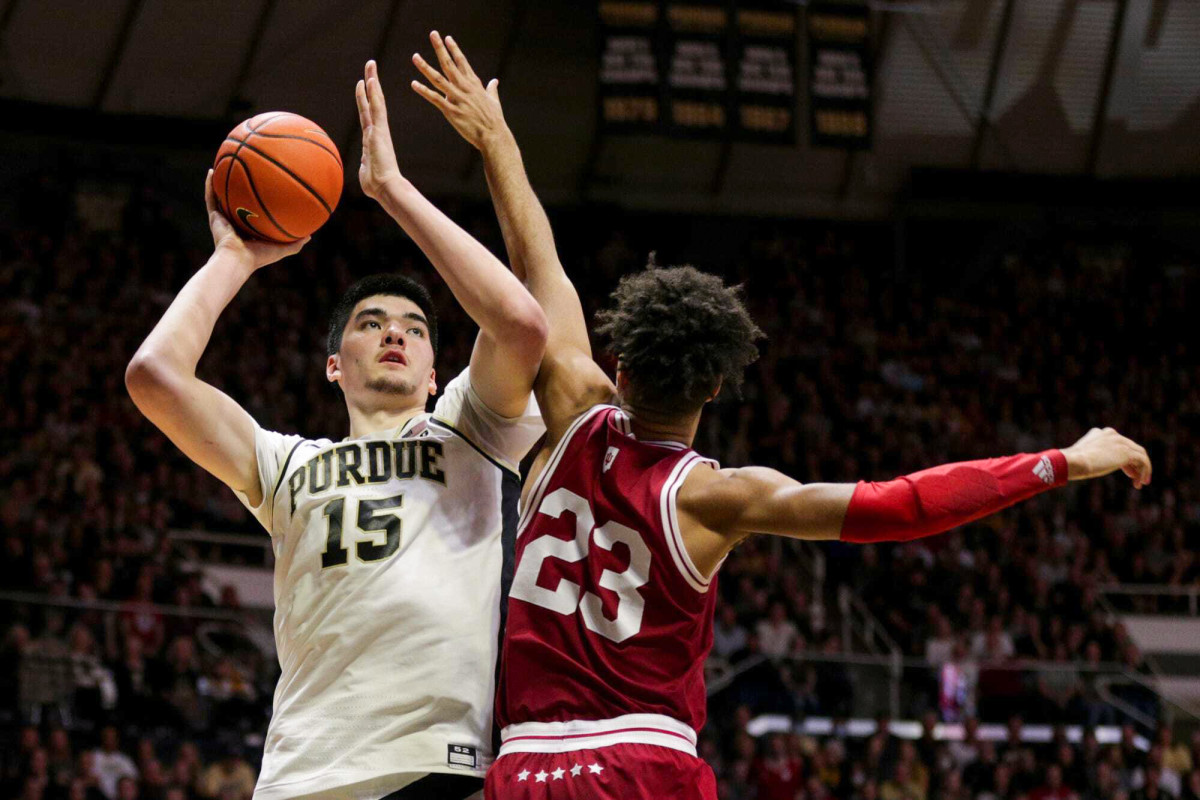 Having the 7’4” Zach Edey at center gives Purdue many play options and forces opponents to pick their position on defense. 