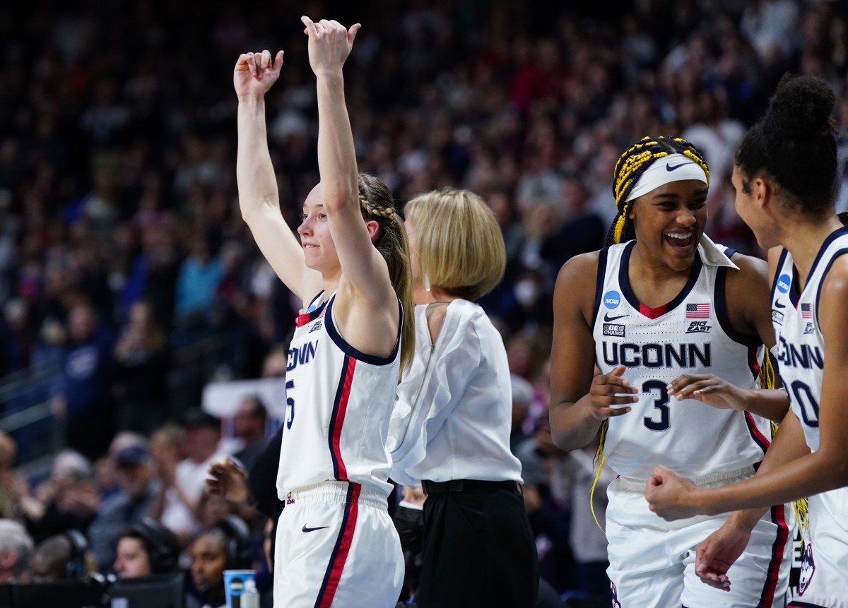 UconnPaigeBueckersIndianaCelebrate