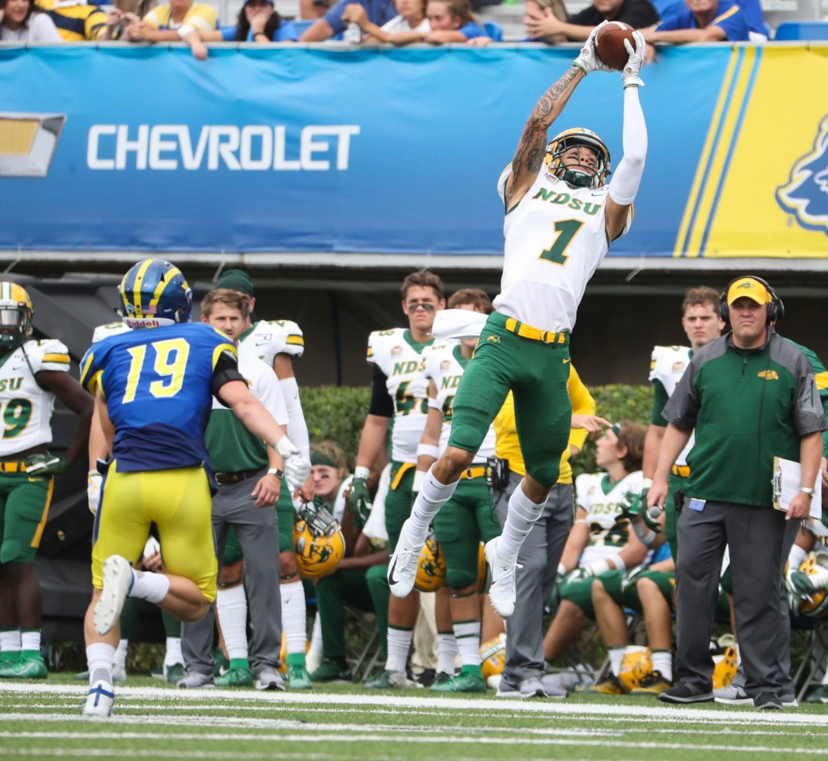 North Dakota State's Christian Watson (1) pulls in a pass against Delaware. WILLIAM BRETZGER, Delaware News Journal via Imagn Content Services, LLC