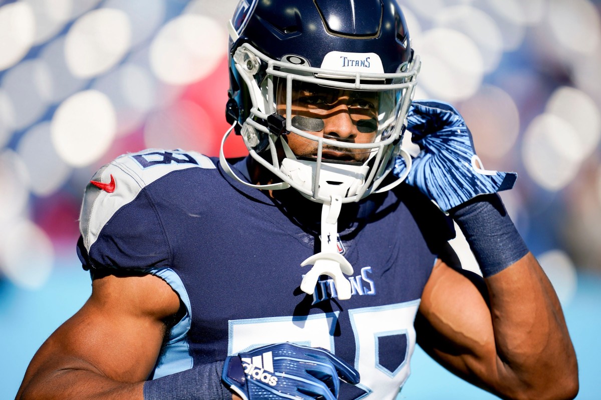 Tennessee Titans cornerback Buster Skrine (38) warms before facing the Jaguars at Nissan Stadium Sunday, Dec. 12, 2021 in Nashville, Tenn.