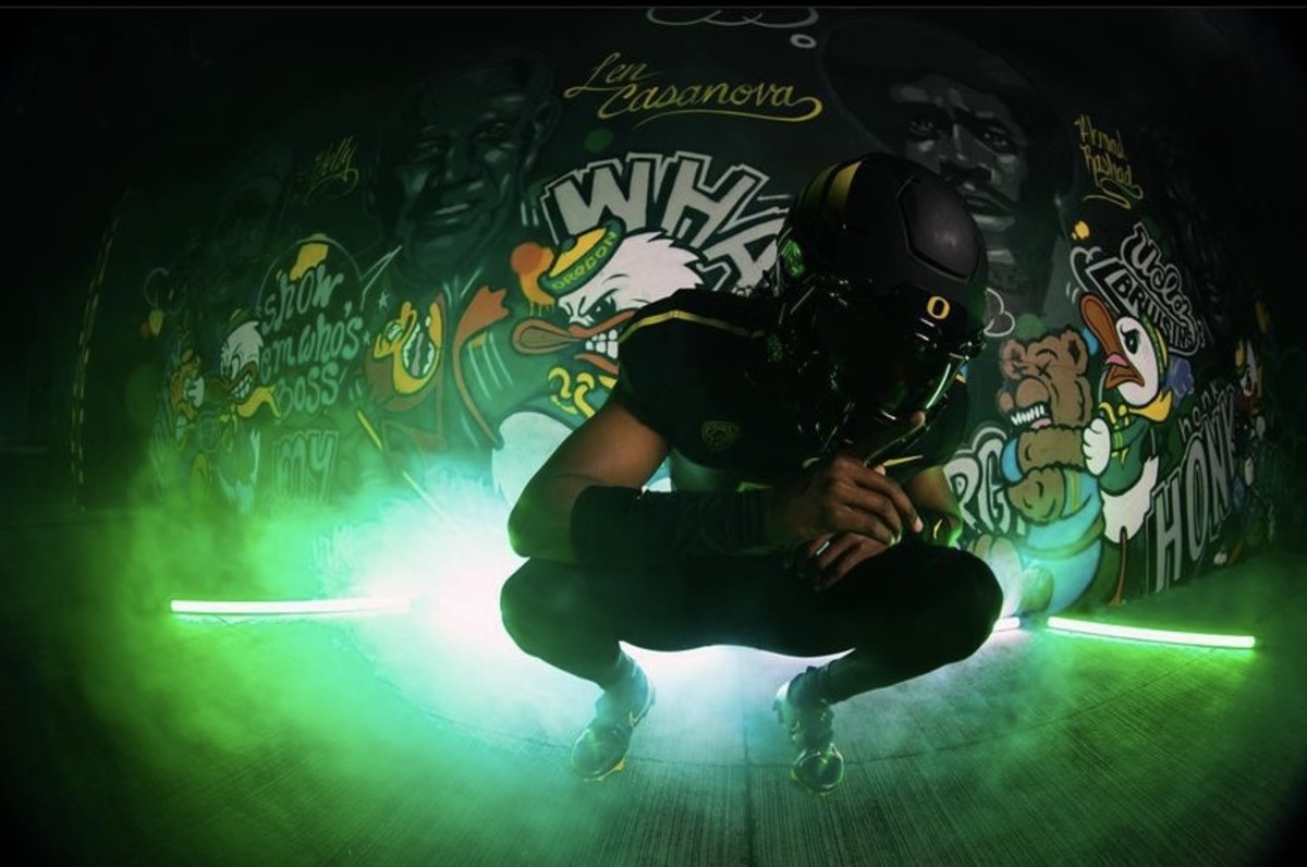 Jaden Rashada Oregon Backdrop