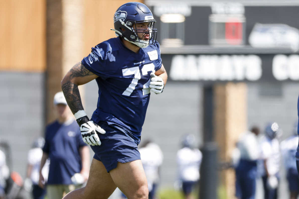 NFL: Seattle Seahawks OTA May 23, 2022; Renton, WA, USA; Seattle Seahawks offensive lineman Abraham Lucas (72) participates in an OTA workout at the Virginia Mason Athletic Center.