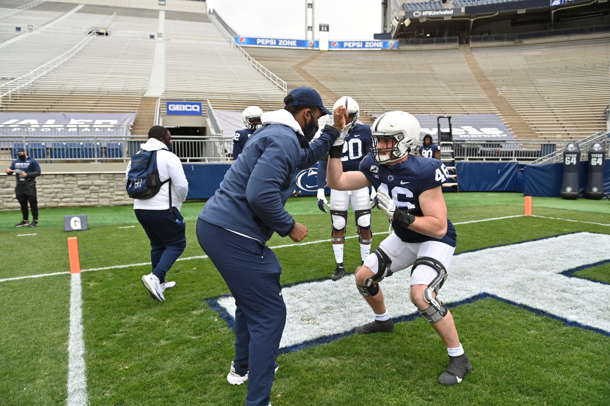 Defensive lineman Nick Tarburton