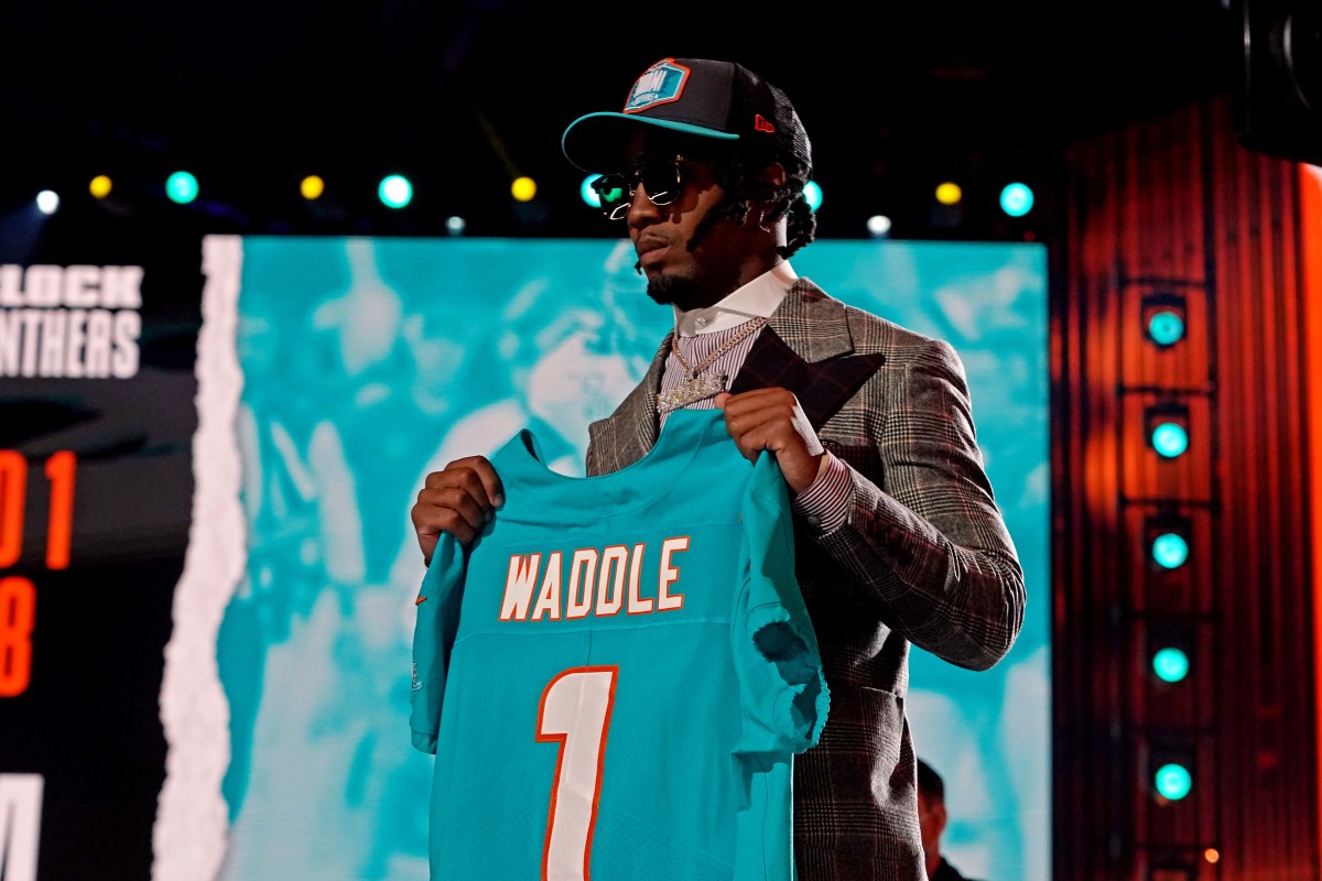 The Miami Dolphins pair Jaylen Waddle and Tua Tagovailoa back up by selecting Waddle sixth overall in the 2021 NFL Draft.