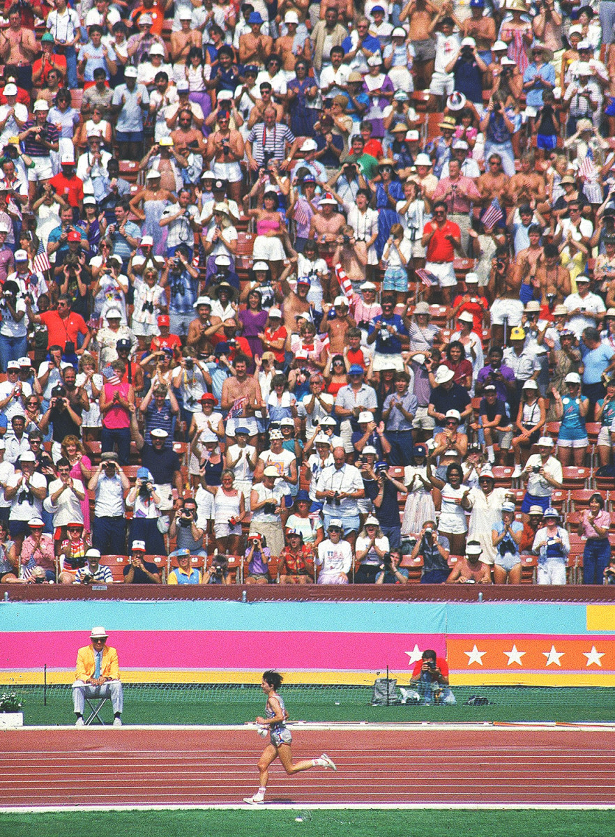 “Once I passed through that tunnel,” Benoit says of entering the L.A. Coliseum for the marathon’s final leg, “I knew things would never be the same.”