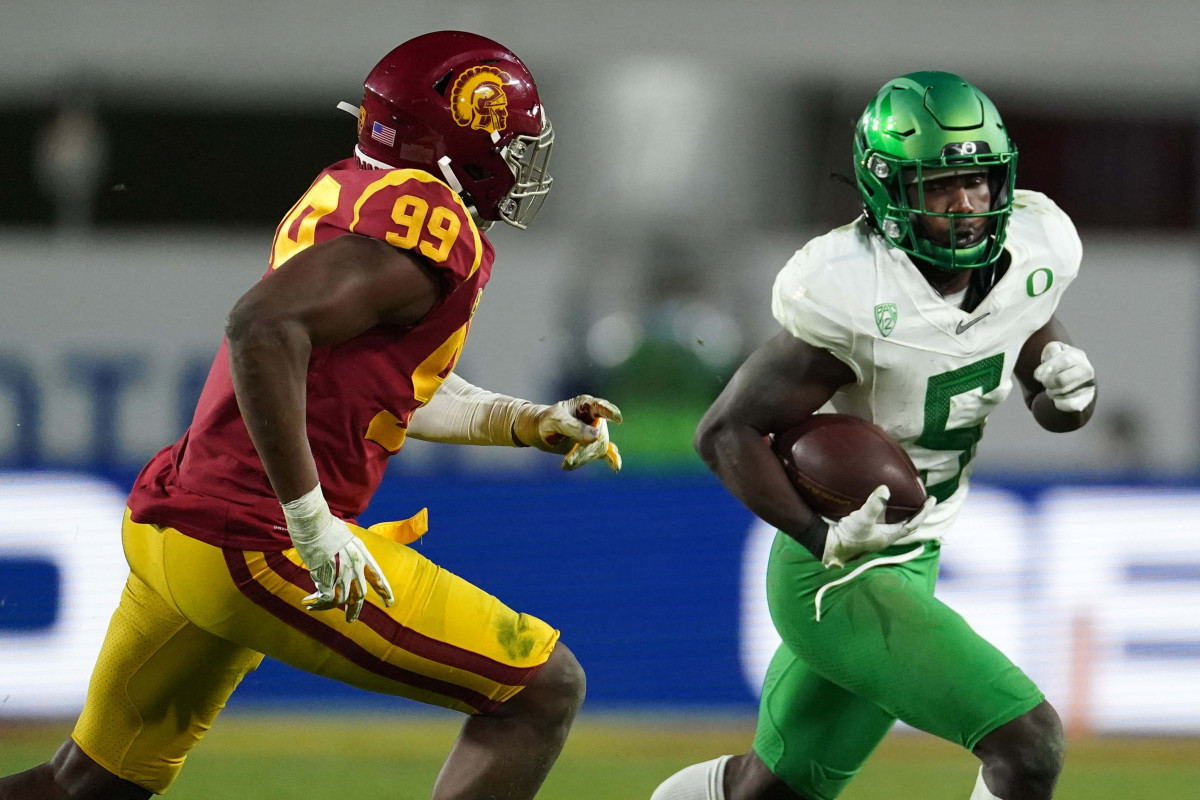 Drake Jackson is an elite athlete who may hear his name called early in the 2022 NFL Draft's first round. 