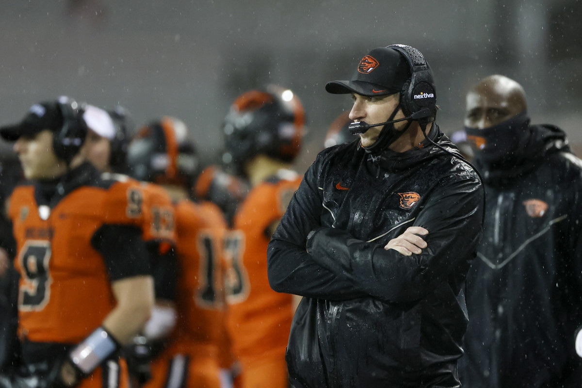 Head Coach Jonathan Smith enters his fourth season leading the Oregon State Beavers football program.