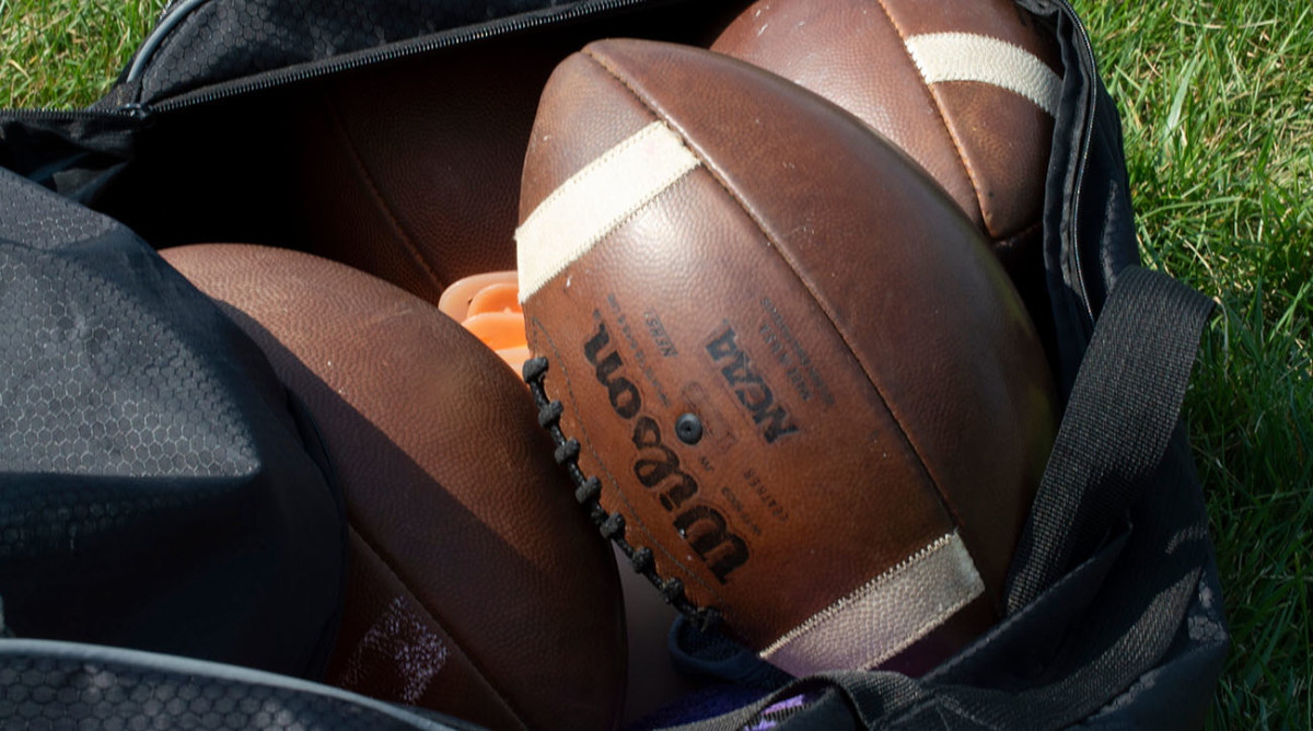 USATfootballs