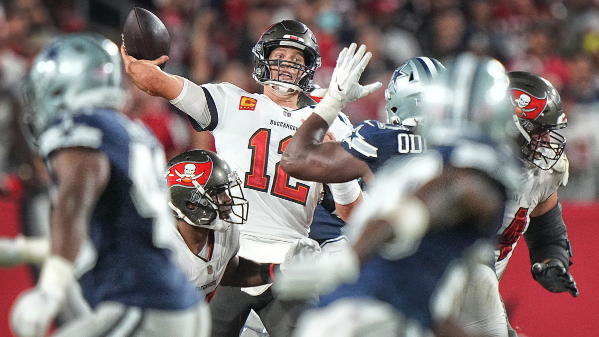 Tom Brady throws a pass against the Cowboys in the 2021 season opener