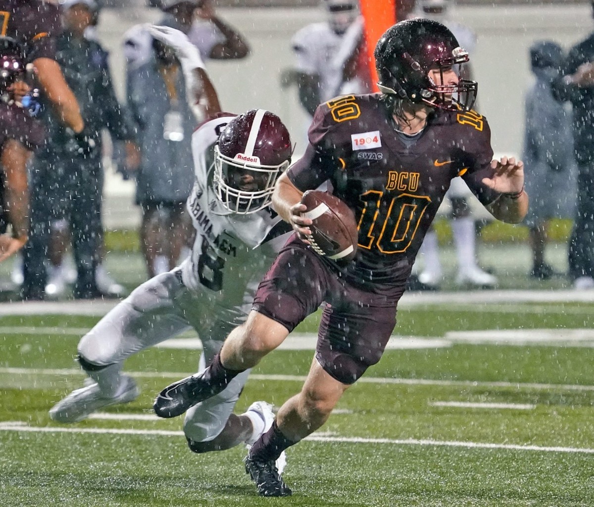 Bethune-Cookman QB Shannon Patrick (10)