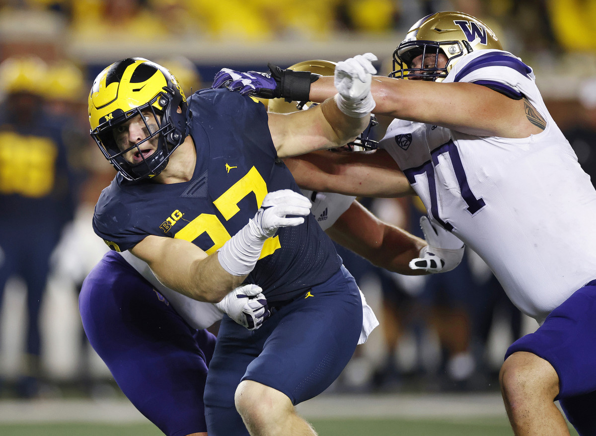 After a 14-sack season for Michigan, Hutchinson finished second in the Heisman Trophy voting in 2021.