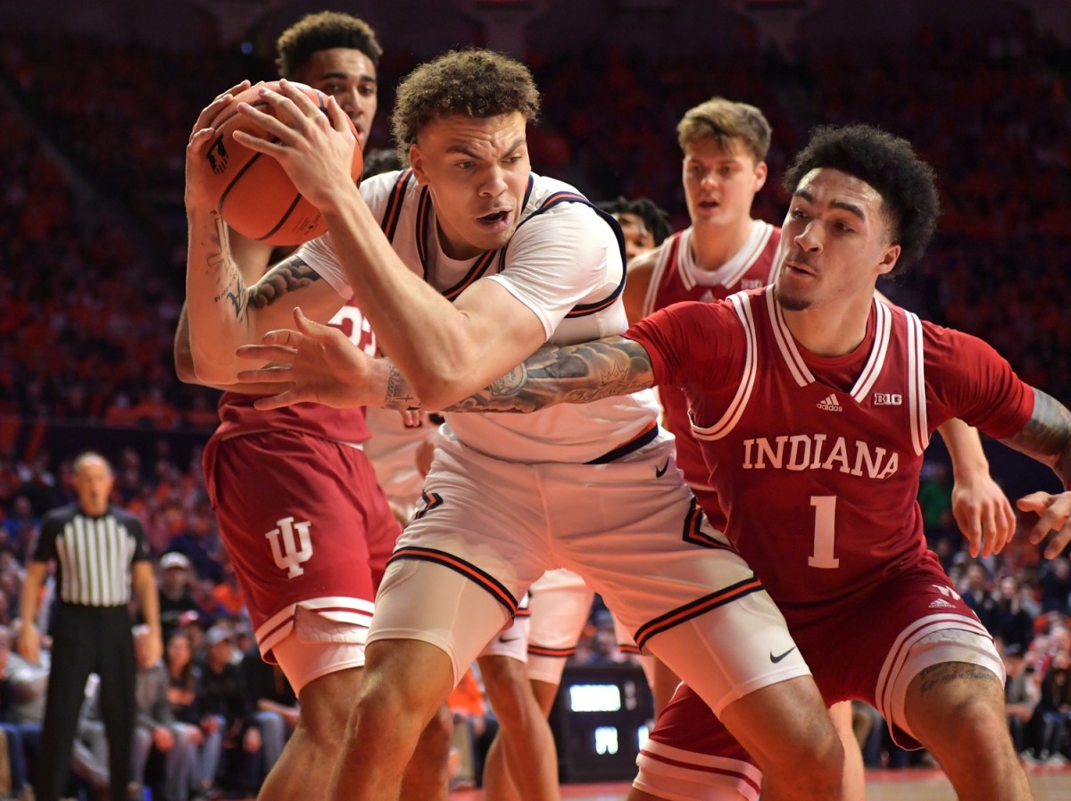Illinois forward Coleman Hawkins tries to keep the ball away from Indiana's Jalen Hood-Schifino during the Hoosiers' win in Champaign in January. (Ron Johnson/USA TODAY Sports)