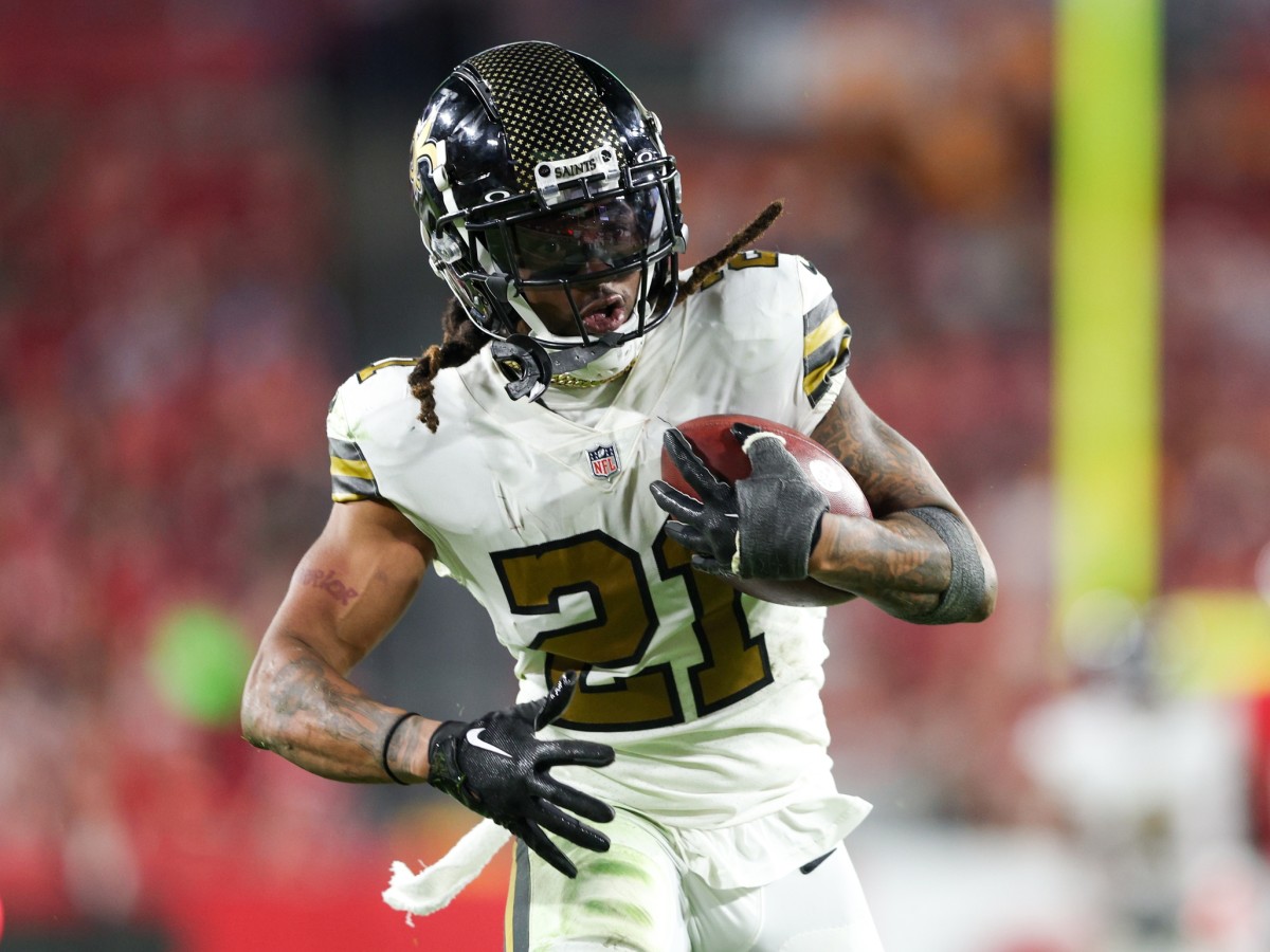 New Orleans Saints cornerback Bradley Roby (21) against the Tampa Bay Buccaneers. Mandatory Credit: Nathan Ray Seebeck-USA TODAY Sports