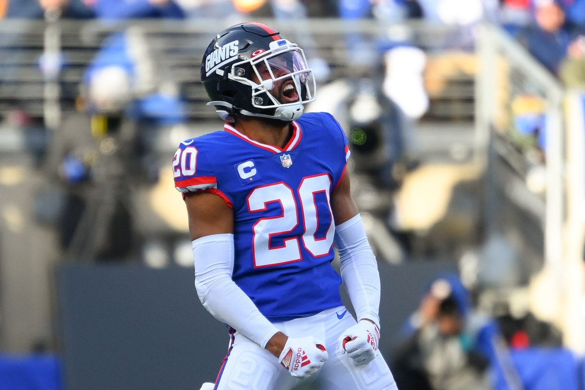 Julian Love logged more than 500 snaps with the Giants at free safety, strong safety, and slot cornerback in four NFL seasons.