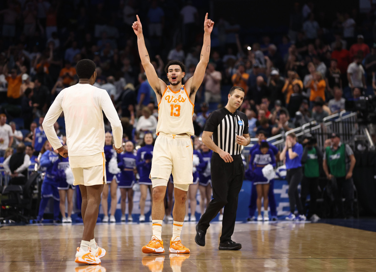Olivier Nkamhoua, Tennessee F