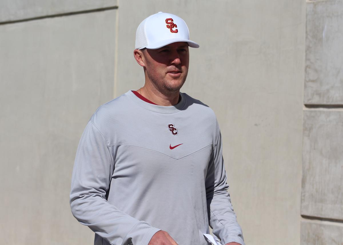 Lincoln Riley 3