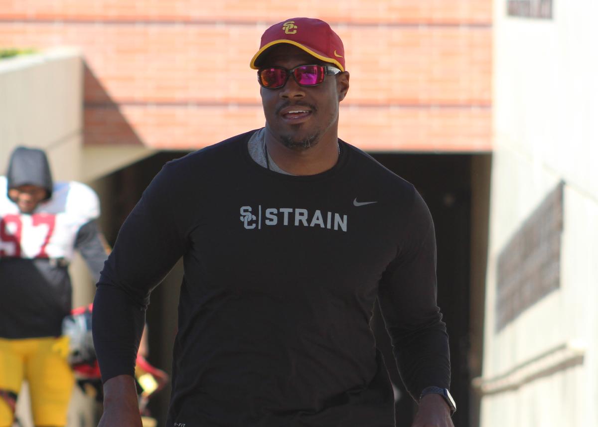 usc coach 3