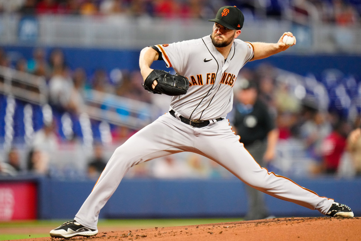 SF Giants starting pitcher Alex Wood throws a pitch against the Miami Marlins. (2023)