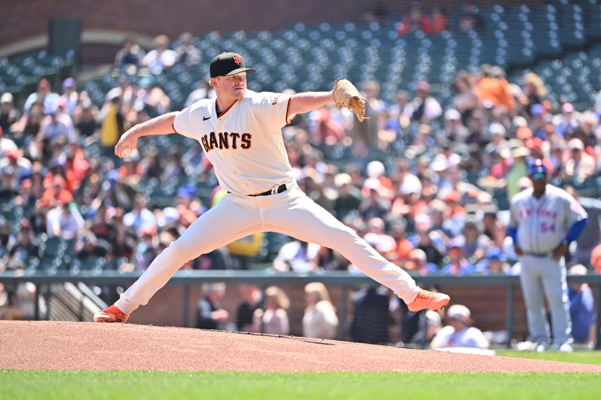 SF Giants starting pitcher Logan Webb throws a pitch against the New York Mets. (2023)
