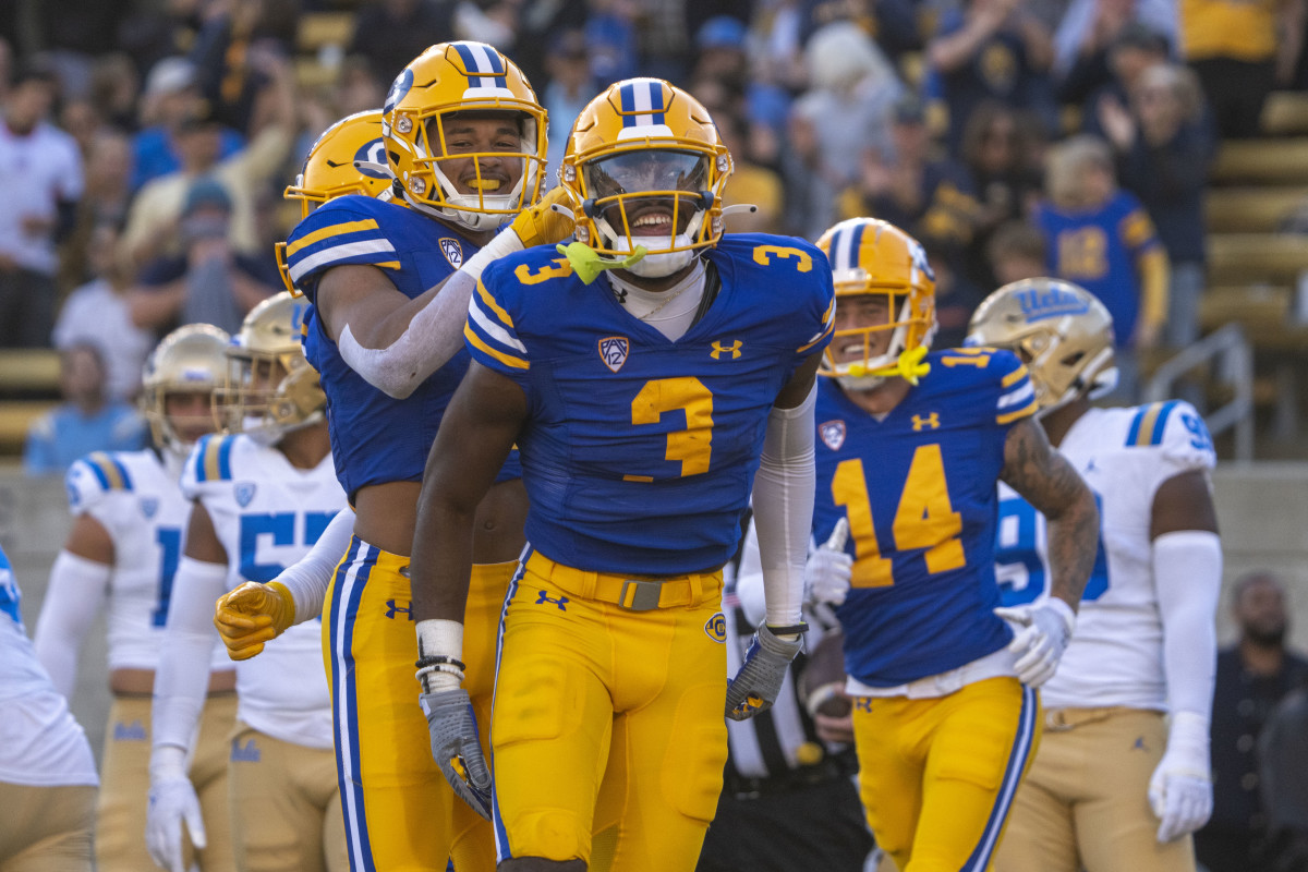 November 25, 2022; Berkeley, California, USA; California Golden Bears wide receiver Jeremiah Hunter (3) celebrates after scoring a touchdown against the UCLA Bruins during the second quarter at California Memorial Stadium. Mandatory Credit: Kyle Terada-USA TODAY Sports