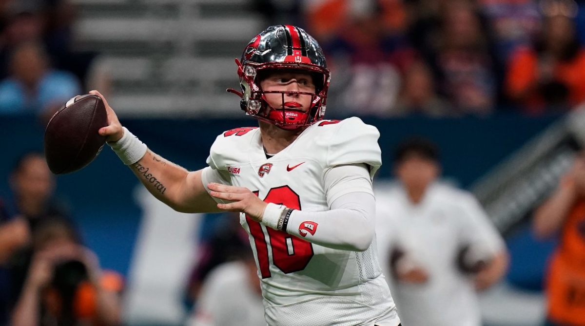 Western-Kentucky-quarterback-Austin-Reed