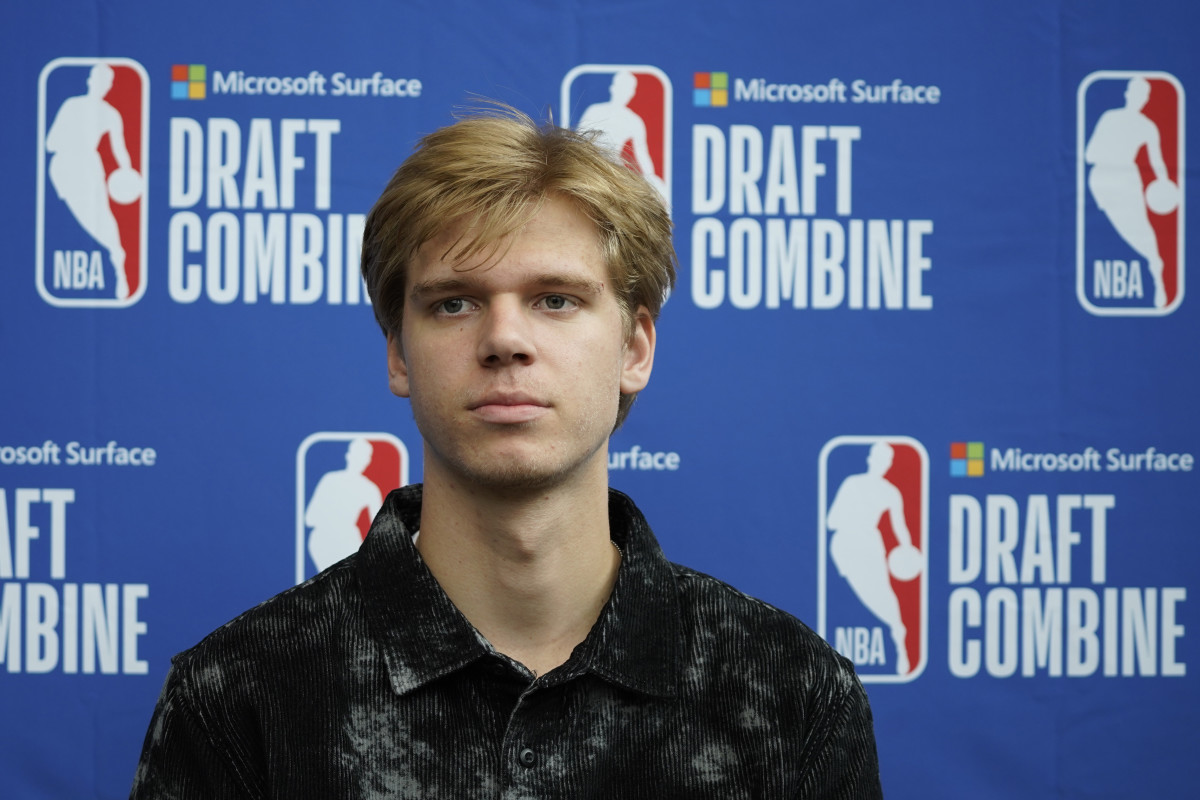May 17, 2023; Chicago, Il, USA; Gradey Dick talks to the media during the 2023 NBA Draft Combine at Wintrust Arena. Mandatory Credit: David Banks-USA TODAY Sports