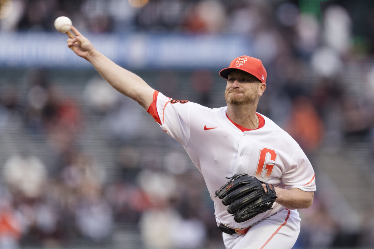 SF Giants starting pitcher Alex Cobb throws a pitch against the Arizona Diamondbacks during the first inning at Oracle Park on August 1, 2023.