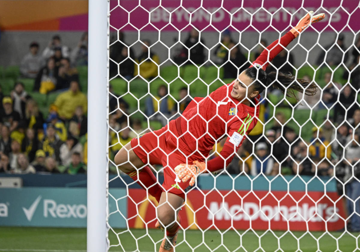 Sweden goalkeeper Zecira Musovic pictured making a save during a game against the USWNT at the 2023 FIFA Women's World Cup