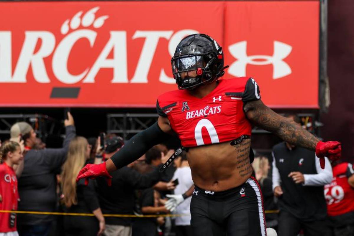 Cincinnati linebacker Ivan Pace Jr.