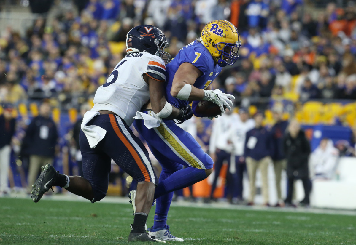 Virginia Linebacker Nick Jackson