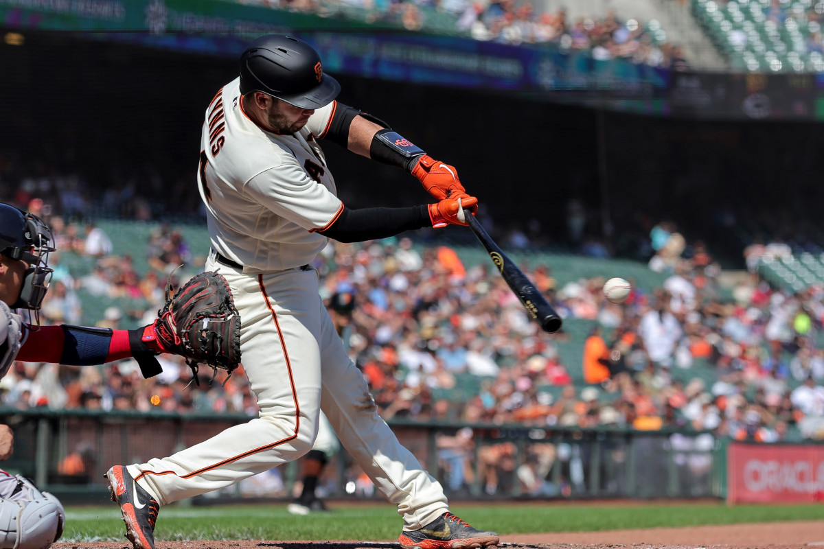 SF Giants catcher Austin Wynns hits an RBI single to right field. (2022)
