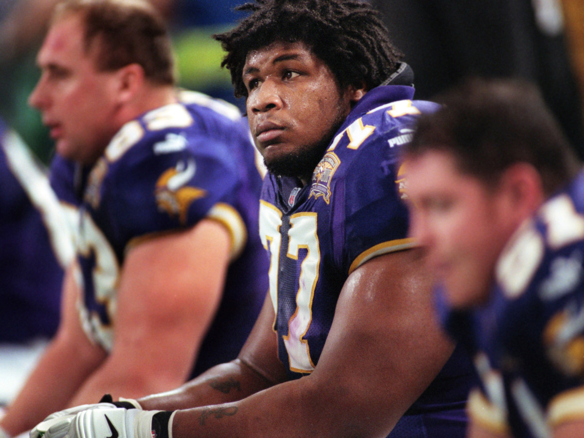 Stringer died of heat stroke in 2001, during Vikings training camp.