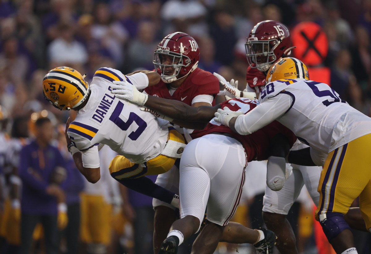Henry To'oTo'o makes a big hit at LSU