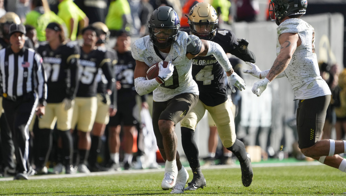 Cornerback Christian Gonzalez snags one of two interceptions against Colorado in week 10.