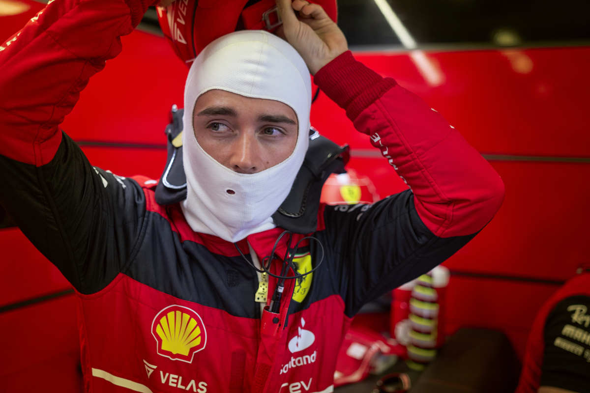 220019-scuderia-ferrari-mexican-gp-2022-friday (1)